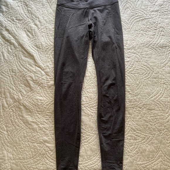 20% OFF 2+ BUNDLES! Lululemon Leggings. Charcoal. Size 6 - Picture 3 of 11